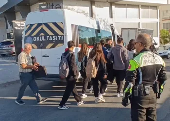 Aynı yerde peş peşe 3 zincirleme kaza: 3 yaralı