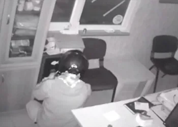 Bursa’da yedek anahtar ile eski dükkanını soydu