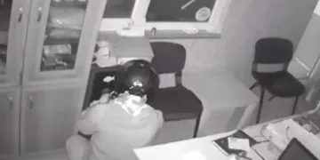 Bursa’da yedek anahtar ile eski dükkanını soydu