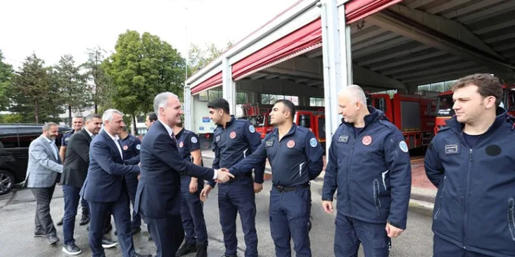 Alper Taban’dan itfaiye personeli ve huzurevi ziyareti