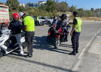 Tekirdağ’da ruhsatsız tüfek ve uyuşturucu aparatı ele geçirildi
