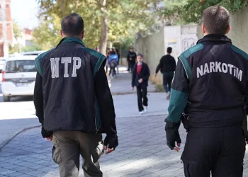 Aksaray’da cip ile kamyonet çarpıştı: 3 yaralı