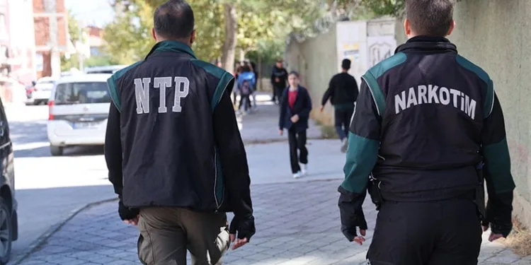 Aksaray’da cip ile kamyonet çarpıştı: 3 yaralı