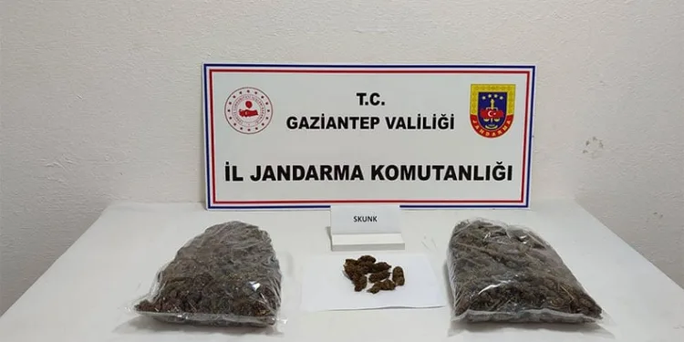 Evinin deposunda ürettiği alkolleri satan şüpheli yakalandı