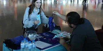 Üniversiteliye sıcak karşılama