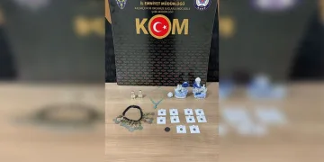 Jandarmanın silah operasyonunda patlayıcı madde ele geçirildi