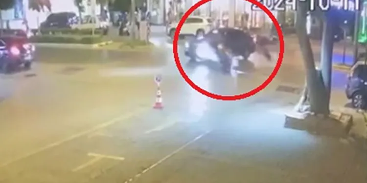 Ankara’da eğlence merkezinde bir kişi görüştüğü kadını öldürdükten sonra kendini vurdu