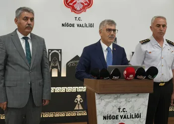 Durdurulan araçta tarihi eser niteliğinde obje ve sikkeler bulundu