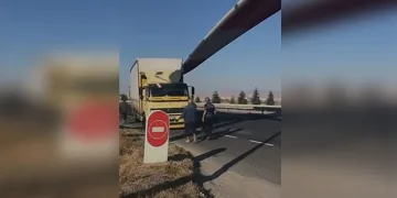 Başakşehir’de cadde ortasında alacak verecek kavgası
