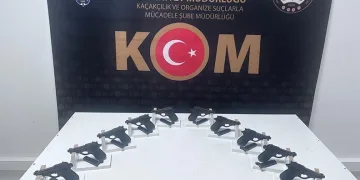 Samsun’da silah operasyonunda gözaltına alınan 4 kişi adliyeye sevk edildi