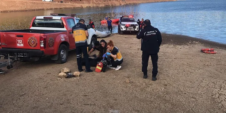 Baraja düşen otomobilin sürücüsü hayatını kaybetti