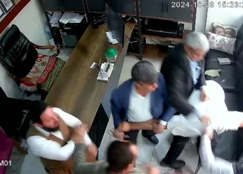 Kars’ta maganda kurşunuyla hayatını kaybeden minik Muhammet, gözyaşlarıyla uğurlandı