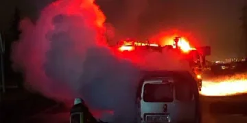 Merdivende piknik tüpüyle yapılan pişi yangın çıkardı