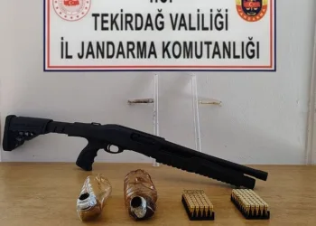 Tekirdağ’da ruhsatsız tüfek ve uyuşturucu aparatı ele geçirildi