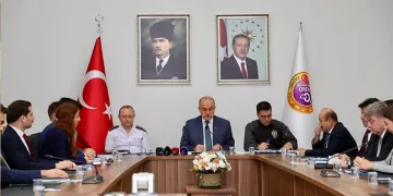 Hakkari’de araç şarampole yuvarlandı: 1 yaralı