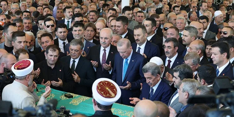Erdoğan, Recai Kutan’ın cenazesine katıldı