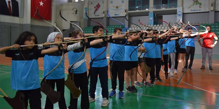 Yıldırım’da çocuklara okçuluk eğitimi