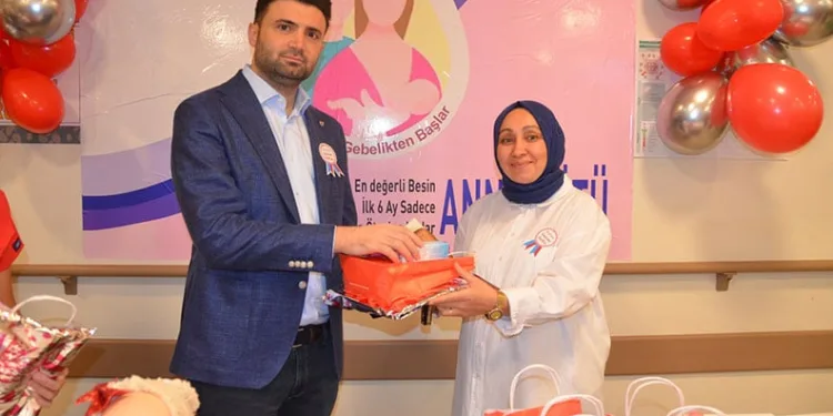 Enes Çelik’ten anne sütüne destek