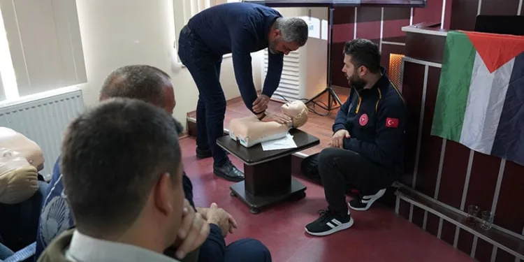 Mardin’de hafif ticari araç devrildi: 1 yaralı