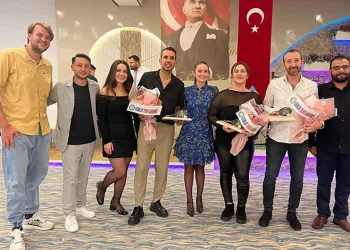 Tenis Şehri Orhangazi: Çifte Şampiyonluk Sevinci