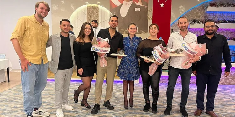 Tenis Şehri Orhangazi: Çifte Şampiyonluk Sevinci