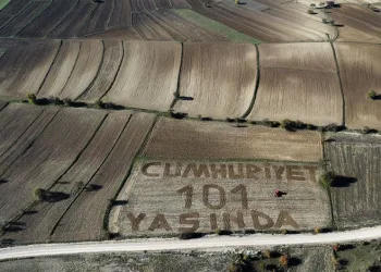 Cumhuriyet’in 101. yılında zaferin dansı sahnelendi