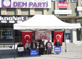 Otomobil yangın sonrası kullanılamaz hale geldi