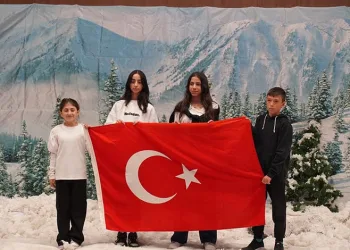 Orhangazi’de unutulmaz tiyatro gecesi