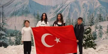 Orhangazi’de unutulmaz tiyatro gecesi