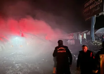 Merdivende piknik tüpüyle yapılan pişi yangın çıkardı