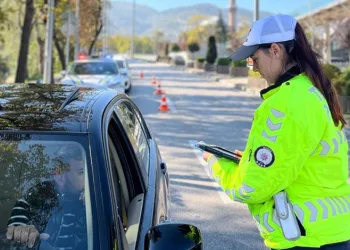Gemlik Belediyesi, 10 bin ağaca su ulaştırdı