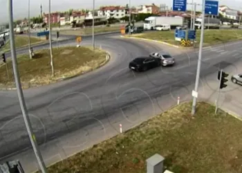 Tırın dorsesinde 380 bin adet kaçak sigara ele geçirildi