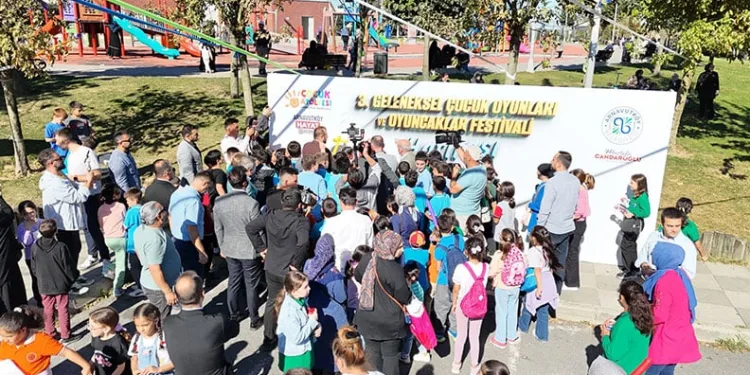 Geleneksel Oyun ve Oyuncaklar festivali renkli görüntüler oluşturdu