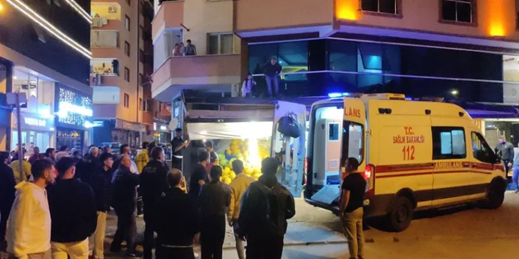 Bursa’da bir kadın 6. kattan manav brandasına düştü