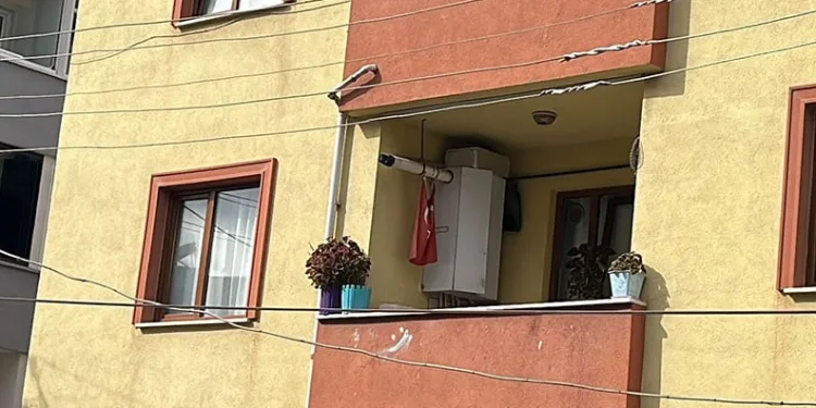 Durdurulan araçta tarihi eser niteliğinde obje ve sikkeler bulundu