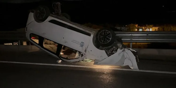 Bursa’da otomobil traktöre çarptı: 1 yaralı