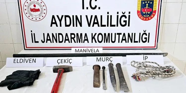 Evinin deposunda ürettiği alkolleri satan şüpheli yakalandı