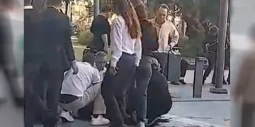 15 yaşındaki iki çocuk AVM güvenliğini bıçakladı