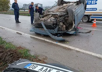 Otomobil takla attı: 4 yaralı