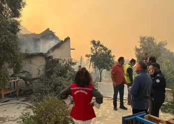 Mersin Bozyazı’da orman yangını büyümeden söndürüldü