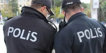 Çatalca’da minibüsle çarpışan hafriyat kamyonu devrildi: 1 yaralı