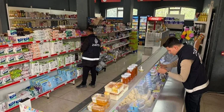 Cins köpekler jandarmayı geçemedi