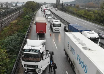 İstanbul’da sahte pasaport şebekesi çökertildi: 13 gözaltı