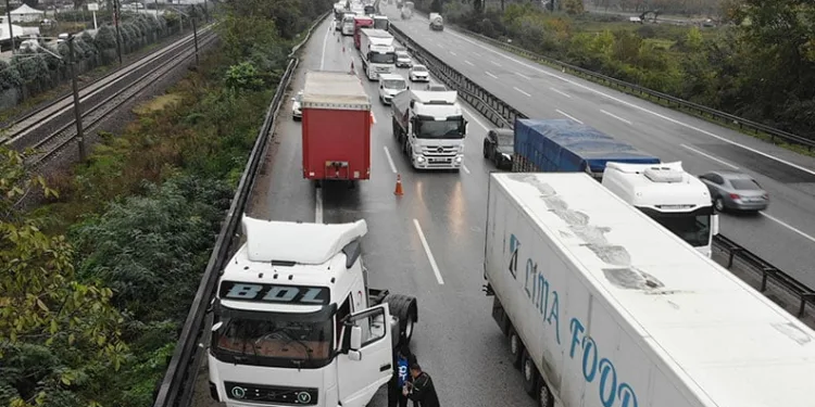 İstanbul’da sahte pasaport şebekesi çökertildi: 13 gözaltı