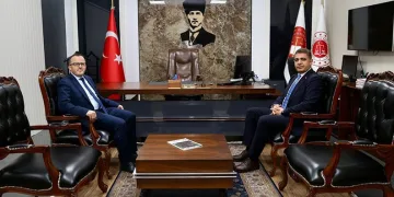 Kartepe’de meme kanserine farkındalık eğitimi