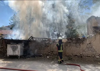 Otomobil takla attı: 4 yaralı