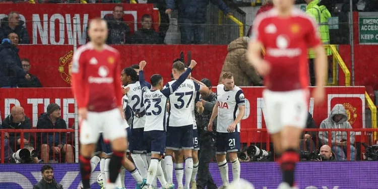Tottenham, Manchester United deplasmanını 3-0 ile geçti