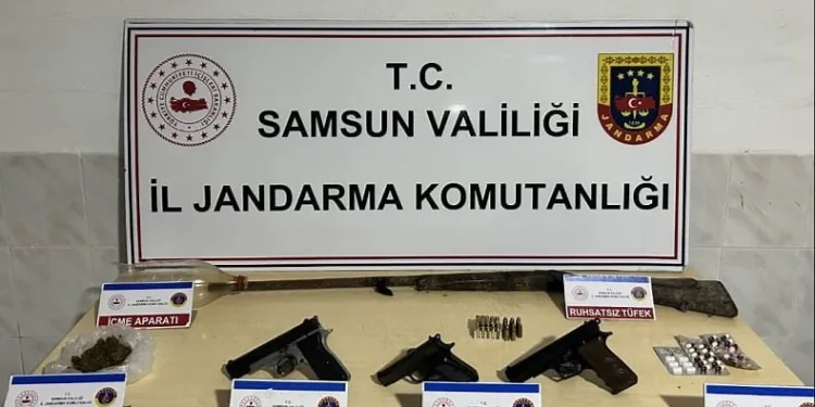 Jandarma, uyuşturucu ve silah ele geçirdi