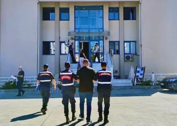 Yakalama kararı bulunan 2 şahıs yakalandı