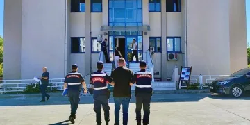 Yakalama kararı bulunan 2 şahıs yakalandı